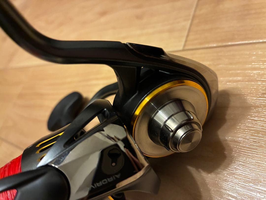 最終値下ダイワ23 エアリティ PC LT3000-XH