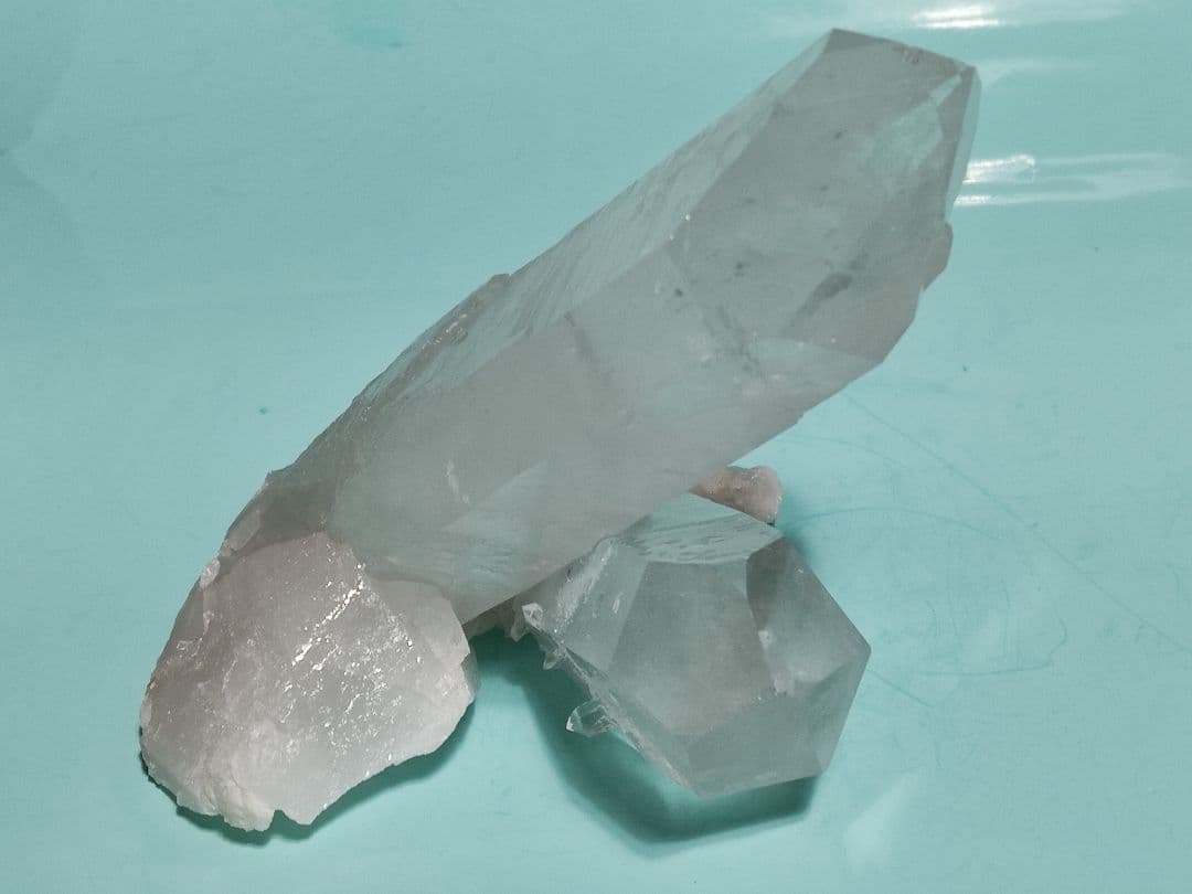 パワーストーン　天然石　ポイント　キーパー入り水晶　677g　No.801