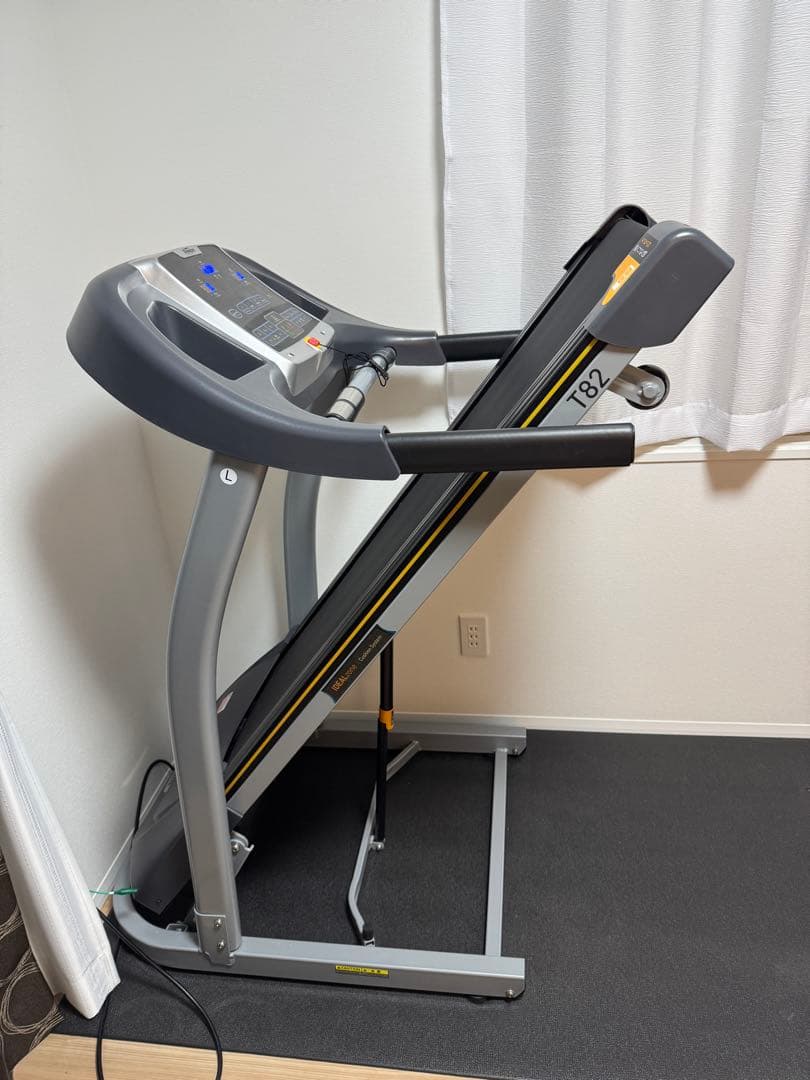 かーず様 ランニングマシン トレッドミル TEMPO T82 ルームランナー