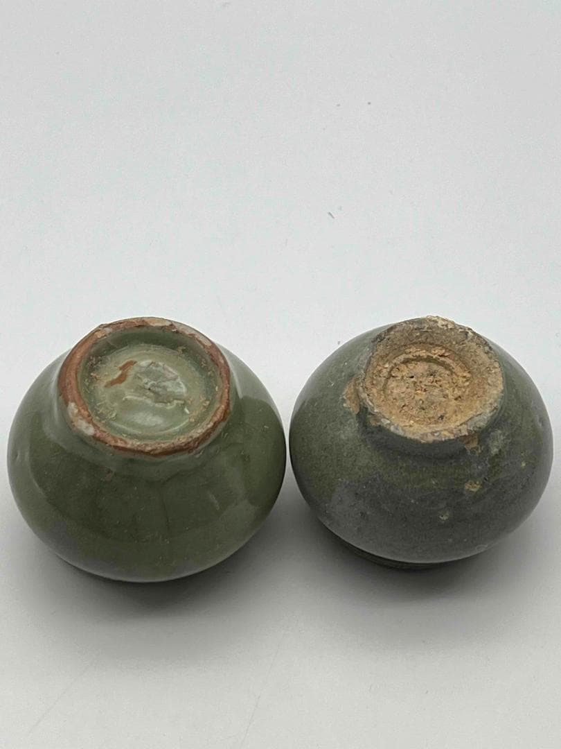 宋から元時代 青磁 龍泉窯刻花文壺　蓋付き　一対　茶入　茶道具(A-83)