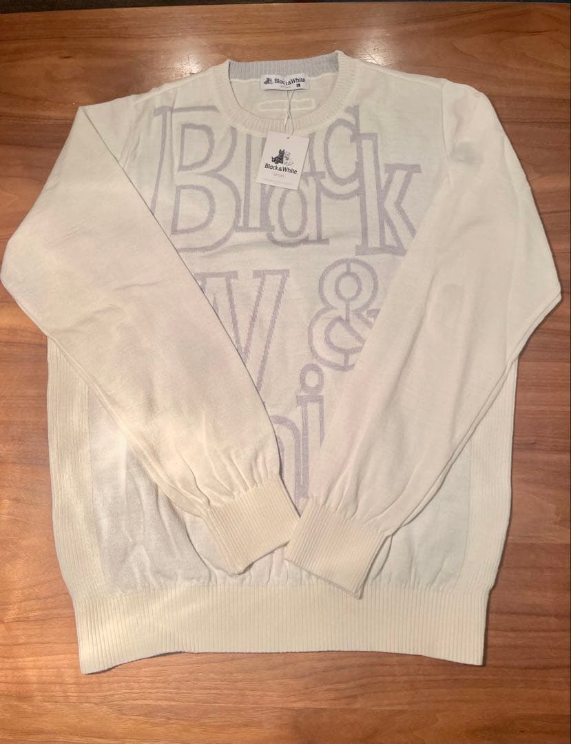 ブラック＆ホワイト文字デザインニットセーター