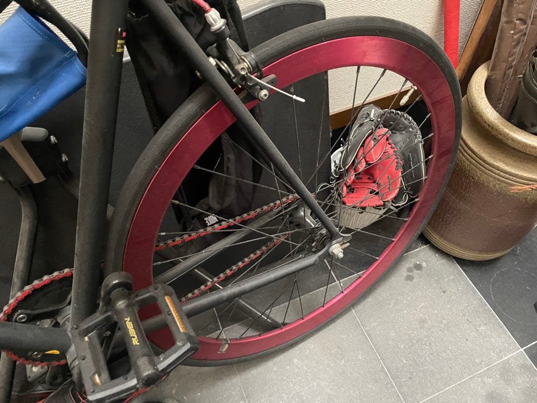 ピストバイク マットブラック 赤ホイール