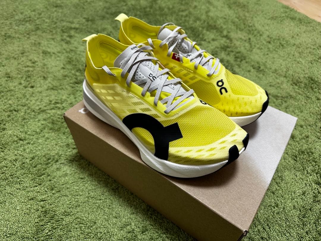 オン クラウドブーム ストライクレーシング