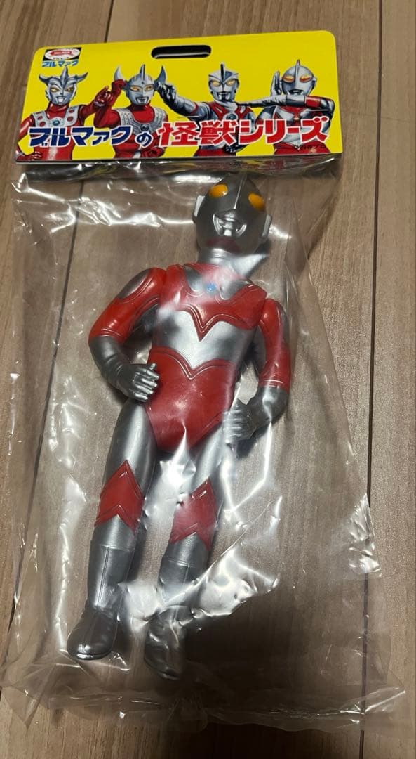 新品未開封 ブルマァク S 帰ってきたウルトラマン Sウルトラマンタロウ ソフビ