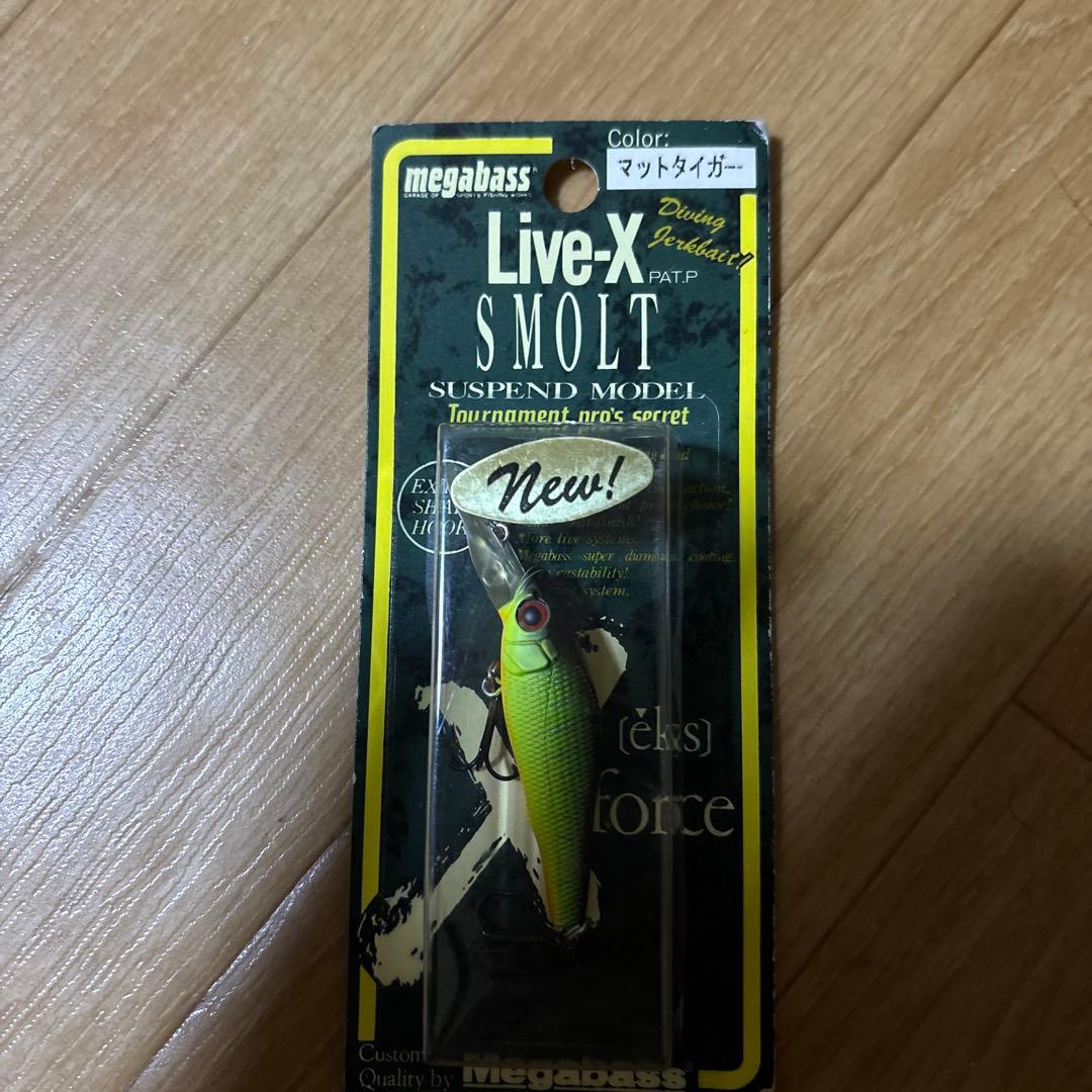 メガバスルアー15本セットレッドタックルボックス付き