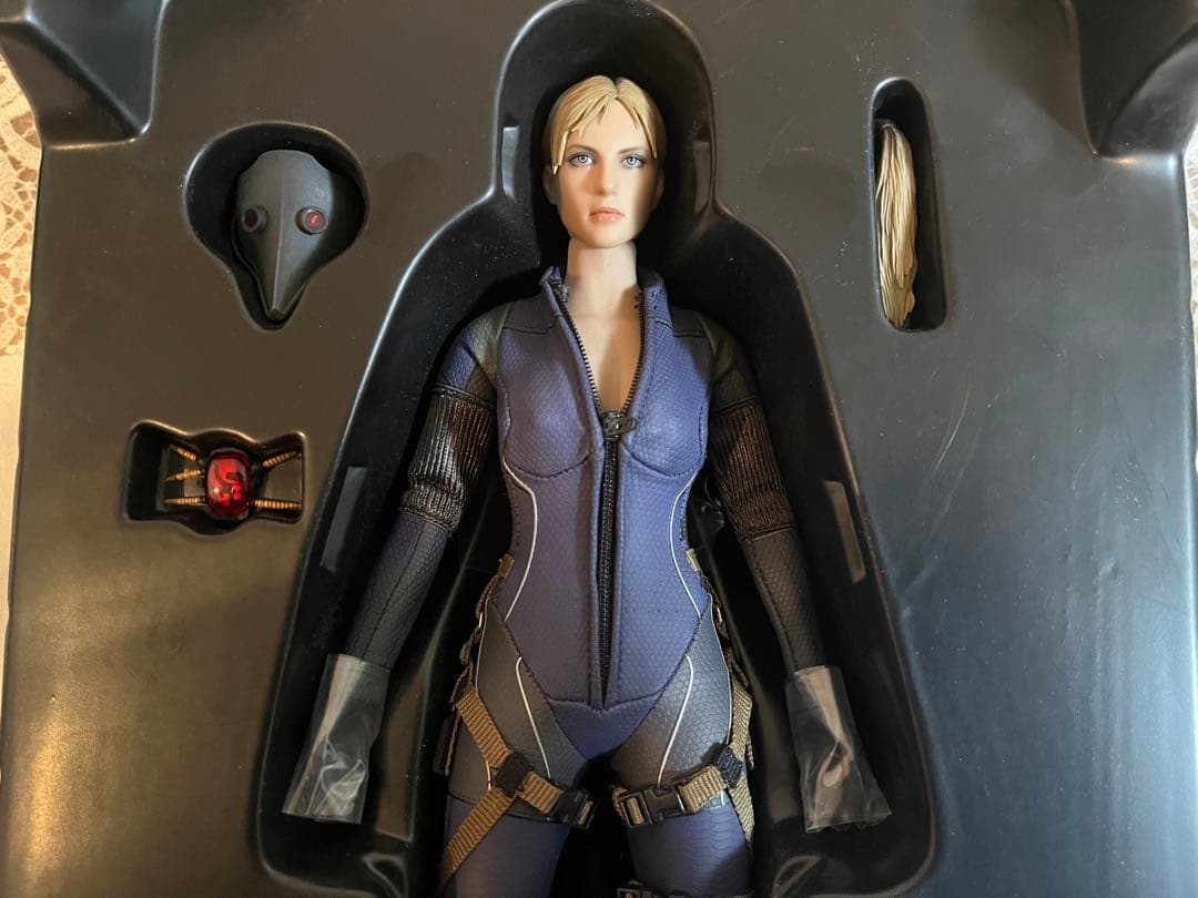 ホットトイズ　バイオハザード5 ジル・バレンタイン バトルスーツ版 フィギュア