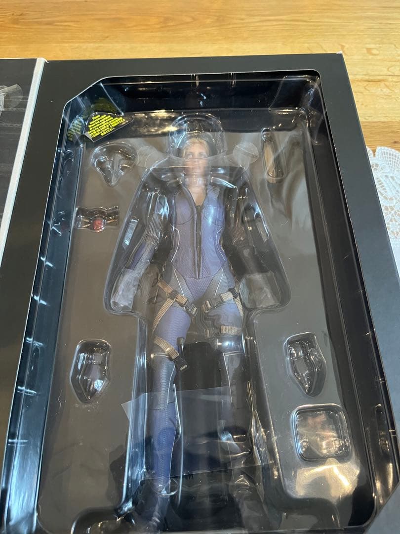 ホットトイズ　バイオハザード5 ジル・バレンタイン バトルスーツ版 フィギュア