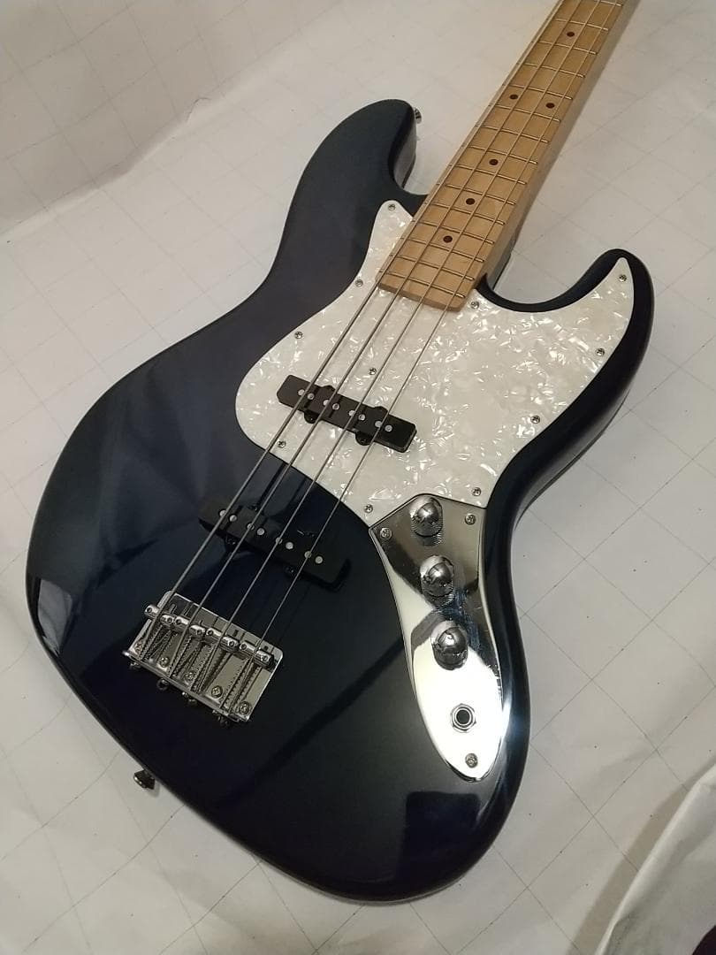 mavisエレキベース