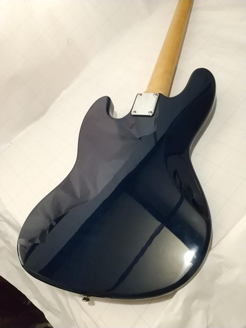 mavisエレキベース