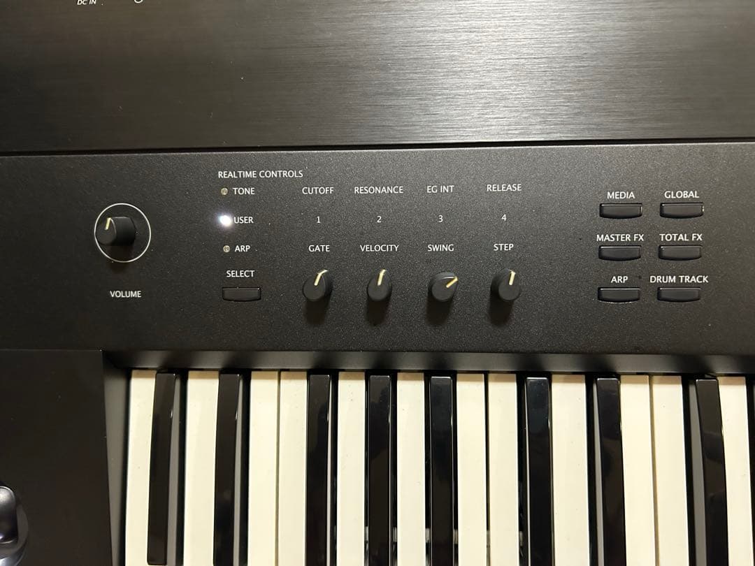 KORG KROME 61鍵 シンセサイザー ミュージックワークステーション