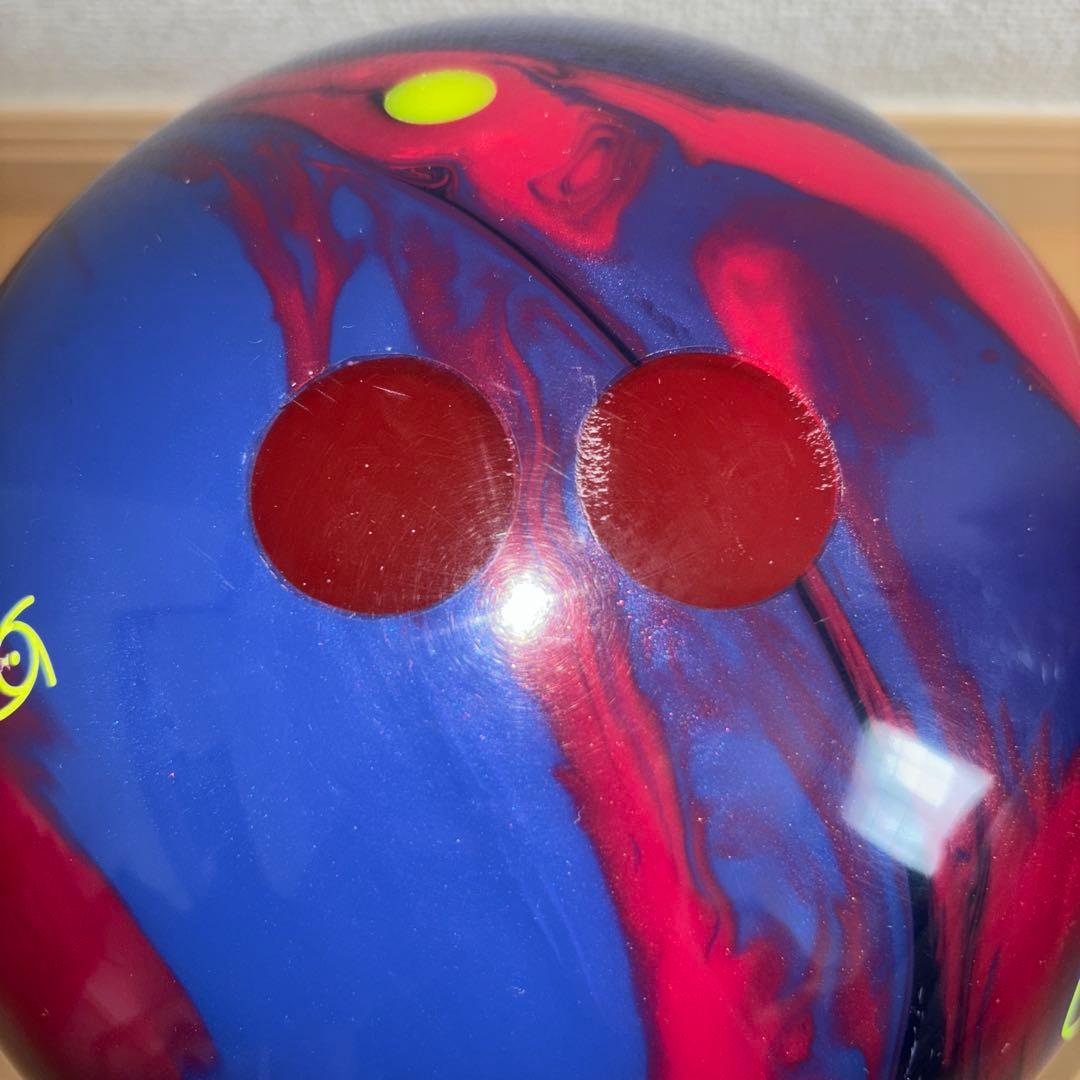 ボウリング　ボール　DNAコイル ストーム　中古