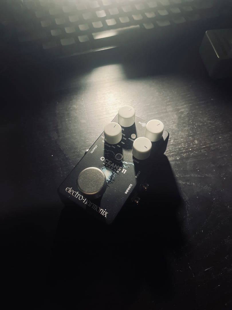 Electro-Harmonix Oceans 11 ギターエフェクター