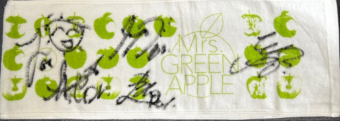 Mrs. GREEN APPLE サイン入りタオル