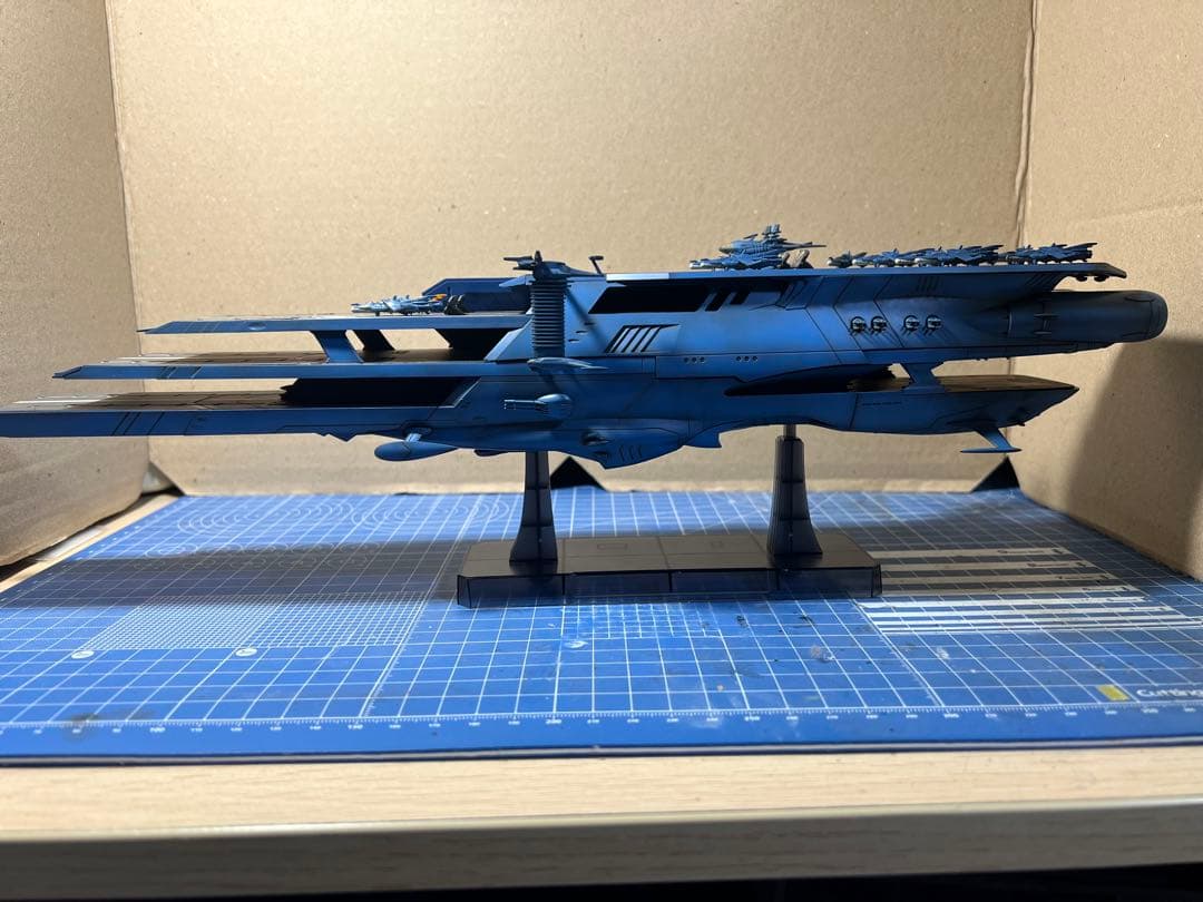 1/1000 ガイペロン級多層式航宙母艦＜シュデルグ＞ 完成品