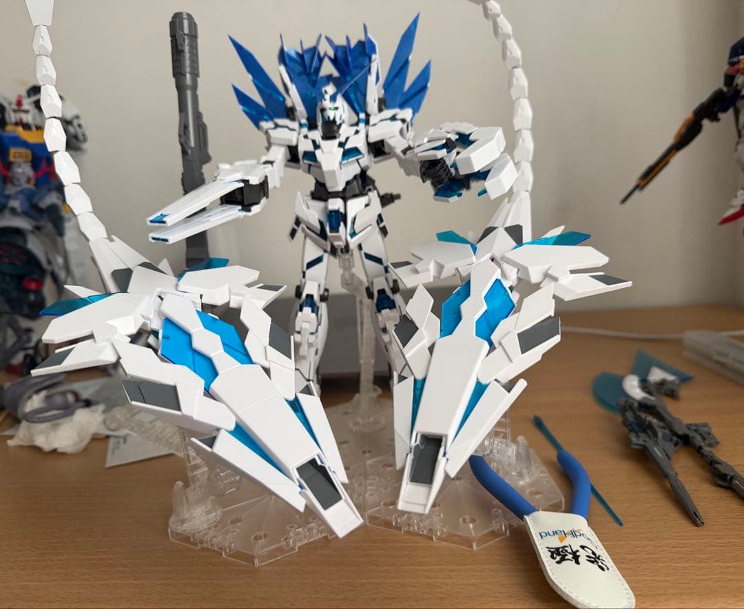 MG 1/100　ユニコーンガンダム　ペルフェクティビリティ　【組み立て済】