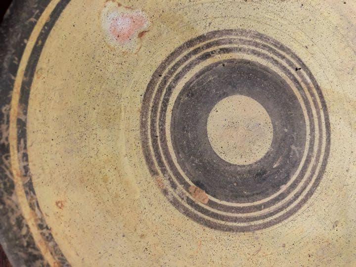古代オリエント手付き素焼き平皿値引きしました