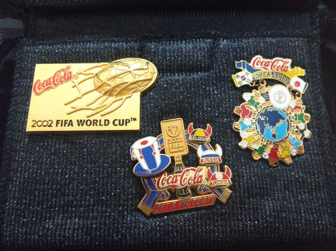 ピンバッジセット ケース付 サッカー2002日韓W杯