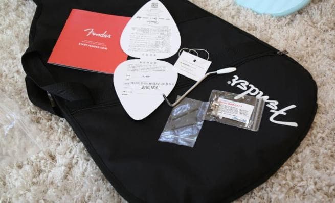 Fender Japan 60s Mustang ほぼ新品