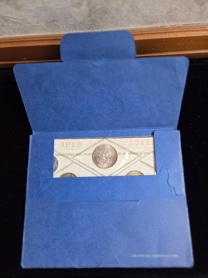 (稀少)イタリア共和国　銀貨と記念貨入りミントセット　11枚　1981