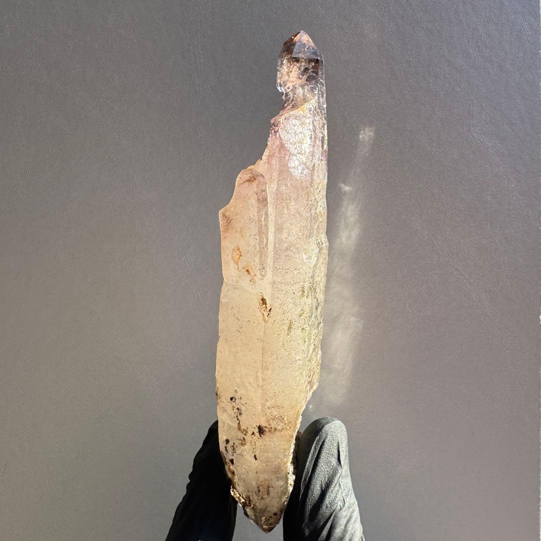 ワンドのようなシャンガンアメジスト ジンバブエ産 原石 鉱物標本