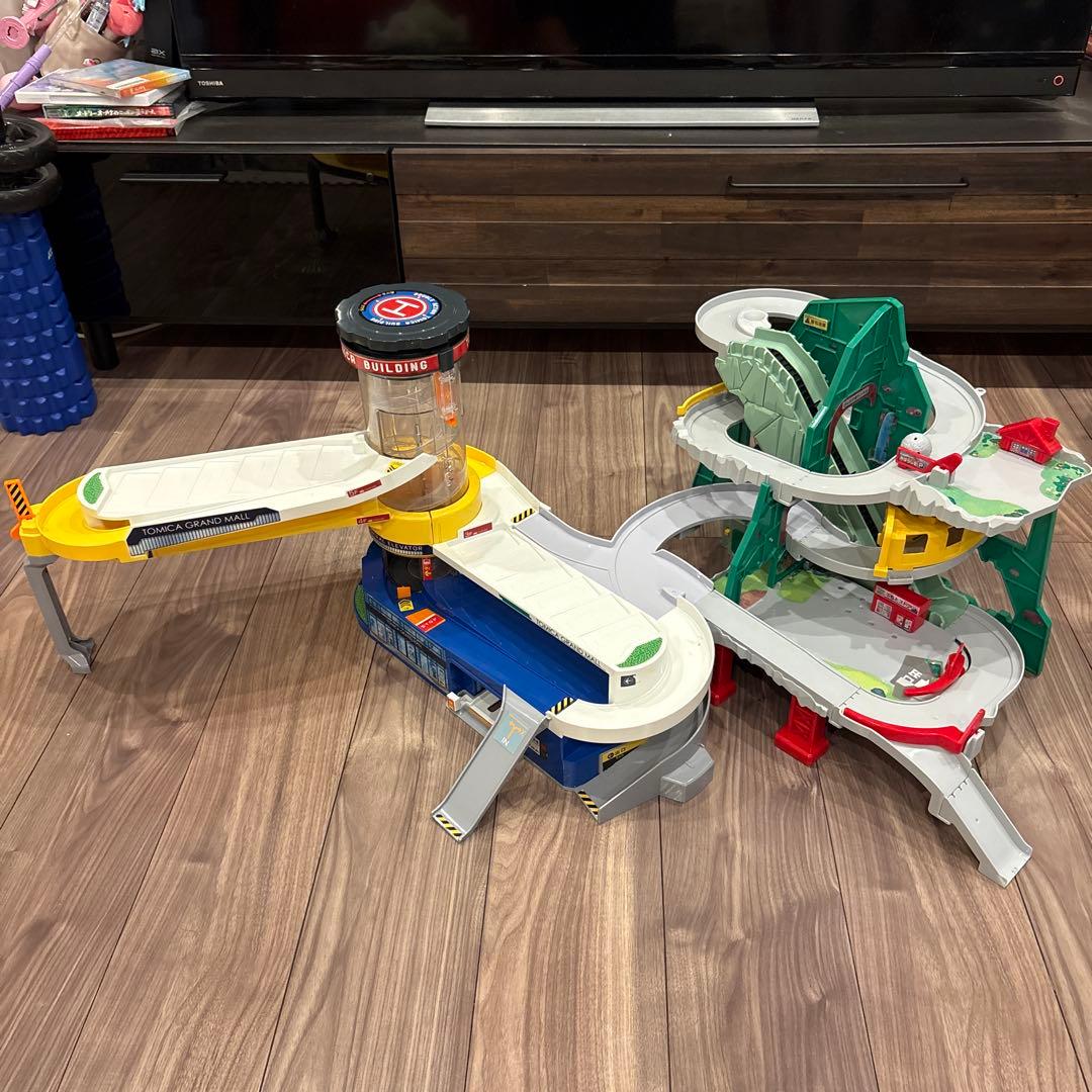 トミカ ダブルアクショントミカビル トンネルくぐって！やまのぼりドライブ セット