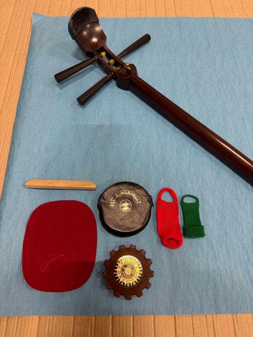 ケース付　三味線　本革　花林　三つ折れ　皮破れ 琉球三線　本蛇皮　本皮