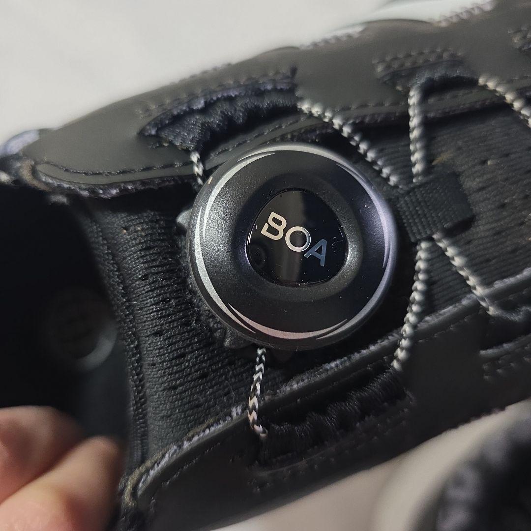 adidas BOAシステム ヒョウ柄 ゴルフシューズ