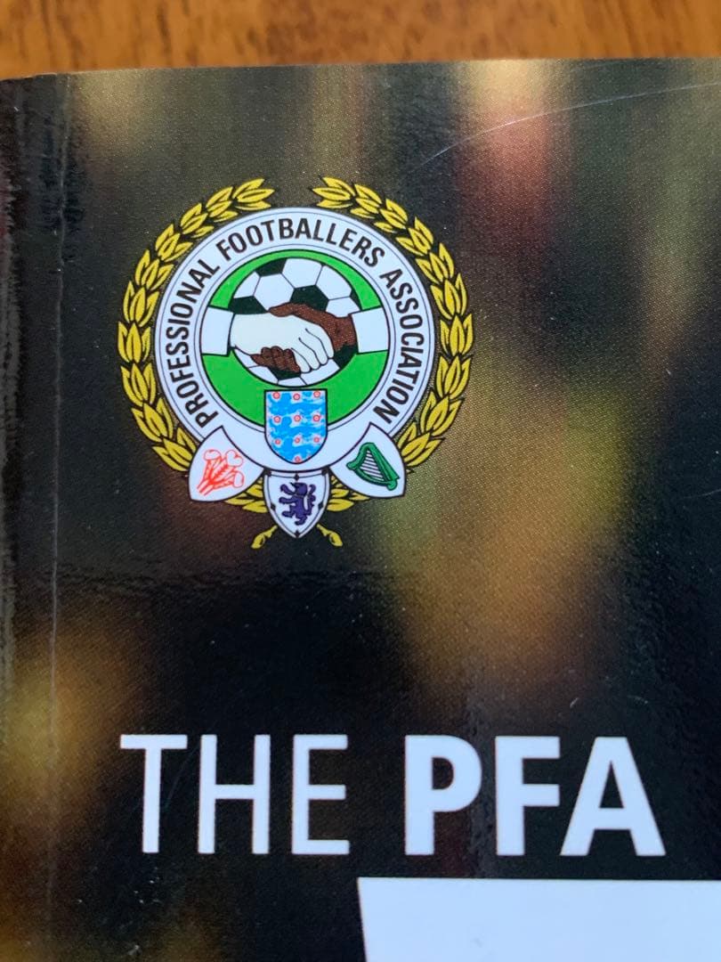 初版第一刷PFA(英国プロフットボール選手協会)発行 選手名鑑2002/2003