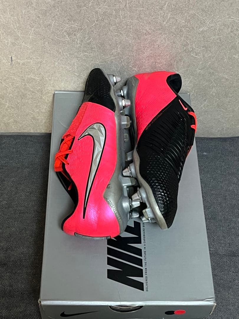 Nike Phantom GT スパイクシューズ ブラック/レッド