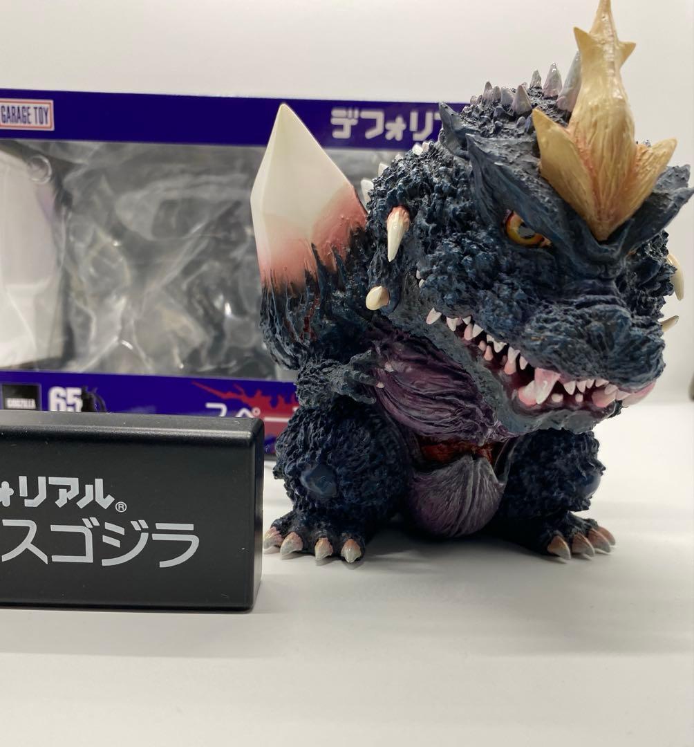 デフォリアル　スペースゴジラ LEDライト付き 限定版