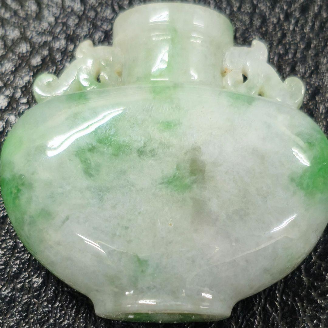 #【本翡翠】天然ジェダイト #鼻煙壺 #氷糯種 陽緑 透過良 結晶有 龍耳彫刻