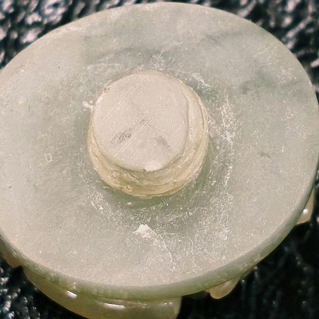 #【本翡翠】天然ジェダイト #鼻煙壺 #氷糯種 陽緑 透過良 結晶有 龍耳彫刻