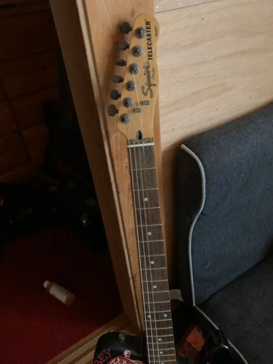 エレキギターです