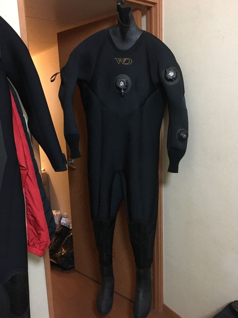ドライスーツ