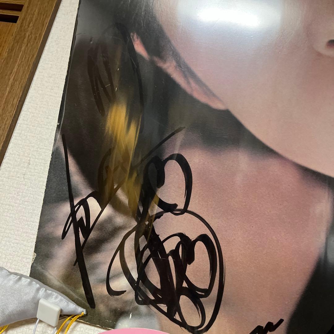 山口百恵さん高校時代の直筆サイン色紙