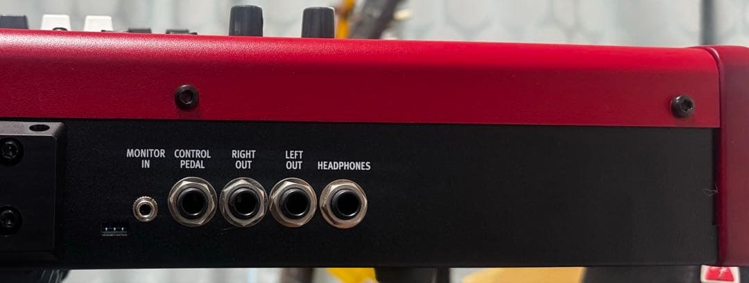 Nord Electro 6D 61鍵　CLAVIA 純正ケース、ペダル付き