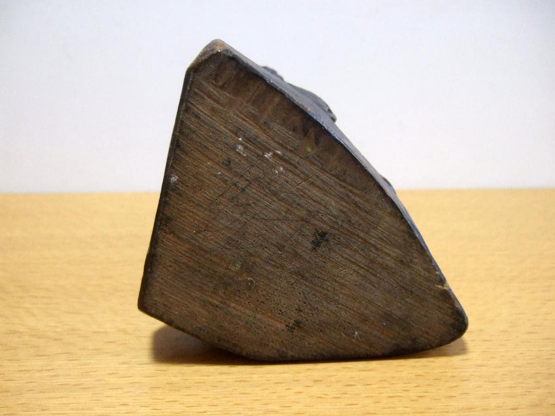 珍品 木彫り トウモロコシを食べる熊 ガラス目