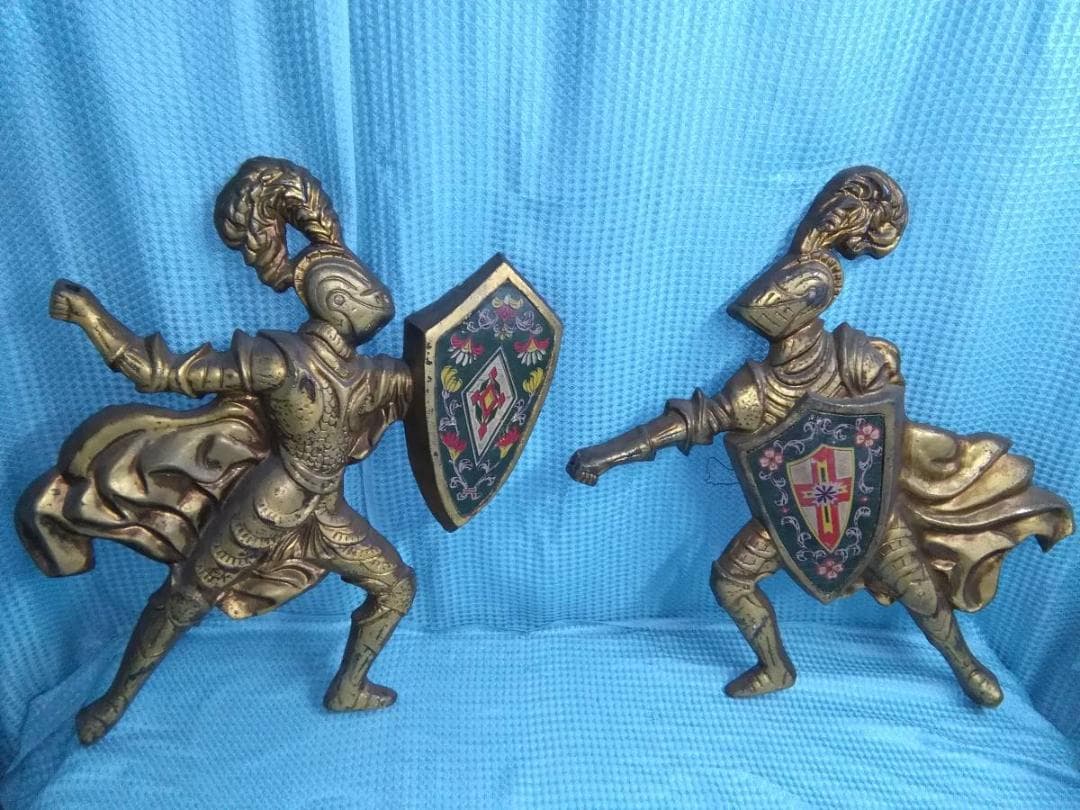 西洋の兵士　金属製壁飾り品　ＭＥＧ社製　戦う兵士　ナイト　刻印