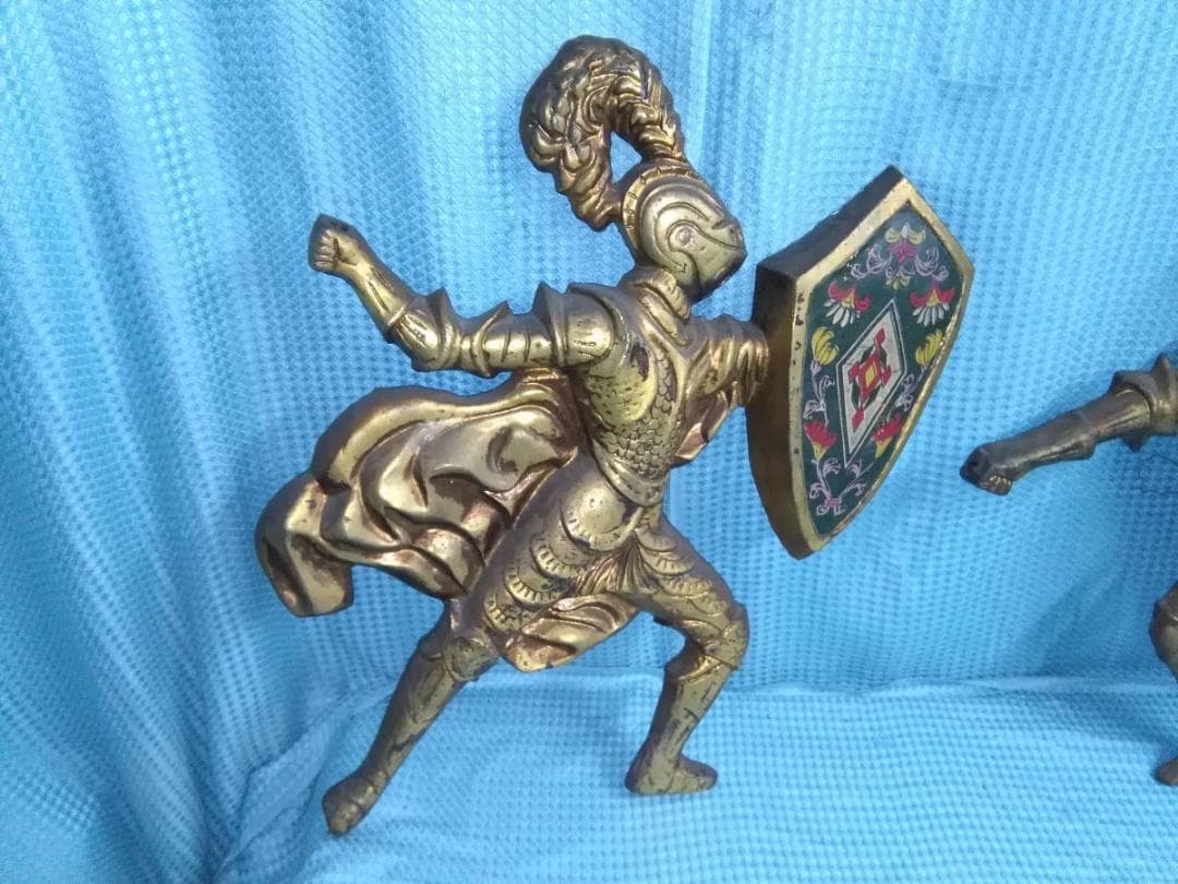 西洋の兵士　金属製壁飾り品　ＭＥＧ社製　戦う兵士　ナイト　刻印