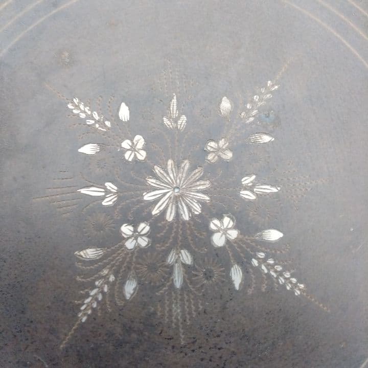 アンティークコンフォート⭐︎花模様の高脚 器⭐︎金属製⭐︎高さ約15㎝