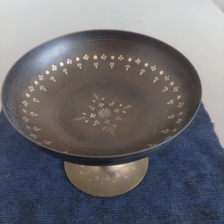 アンティークコンフォート⭐︎花模様の高脚 器⭐︎金属製⭐︎高さ約15㎝