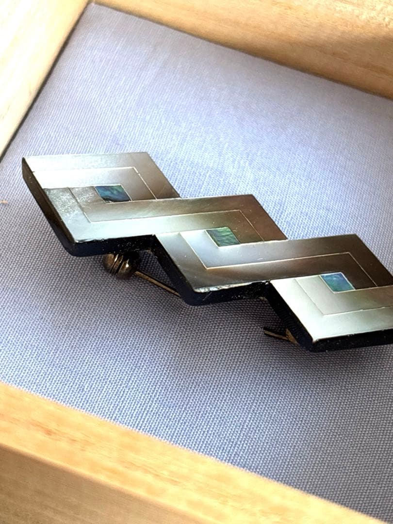 螺鈿ブローチ　山本哲　作　螺鈿　奈良　工芸品