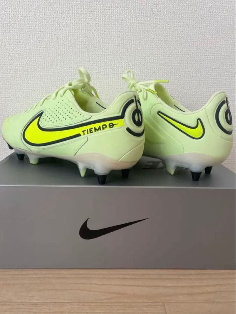 NIKEティエンポレジェンド9 SG/ベアリーボルト(27.5cm)