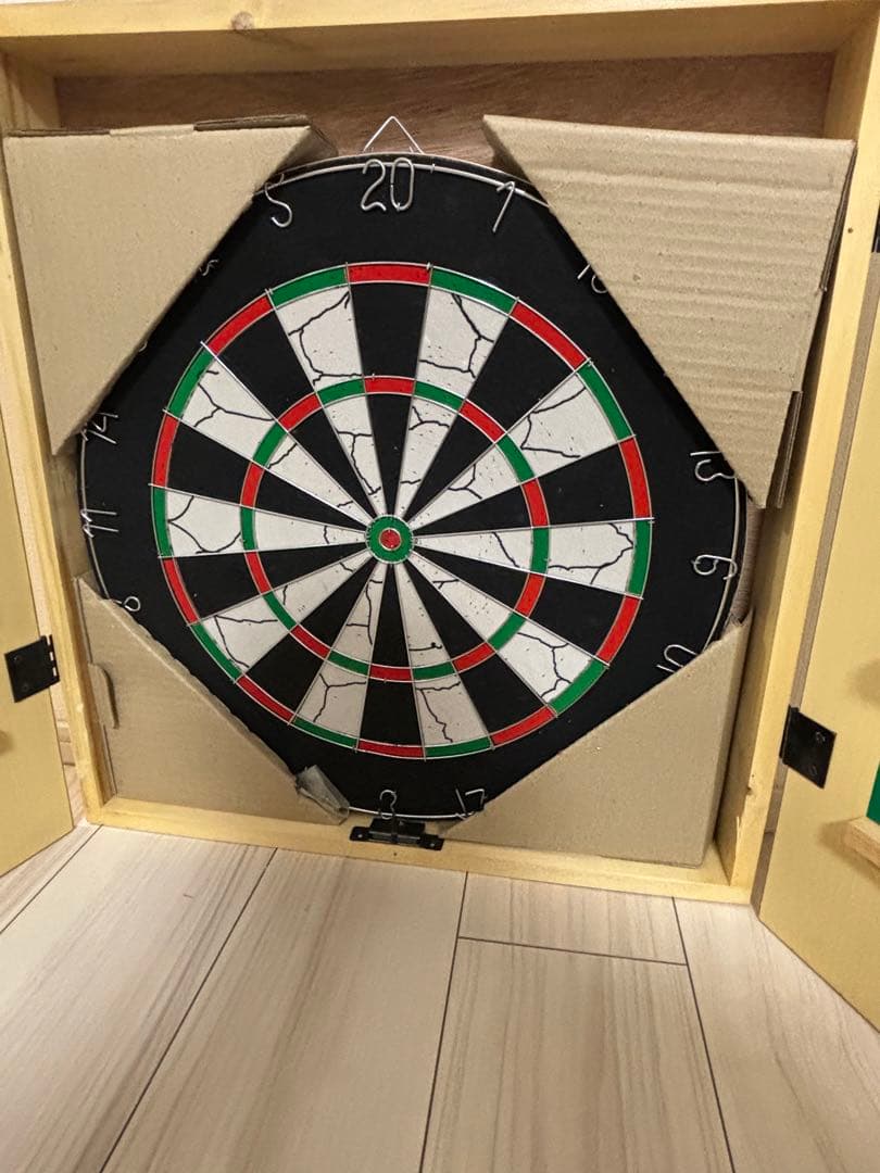 ‼️年末セール‼️オランダ製　希少ダーツボード　KINGS HEAD 木製ボックス