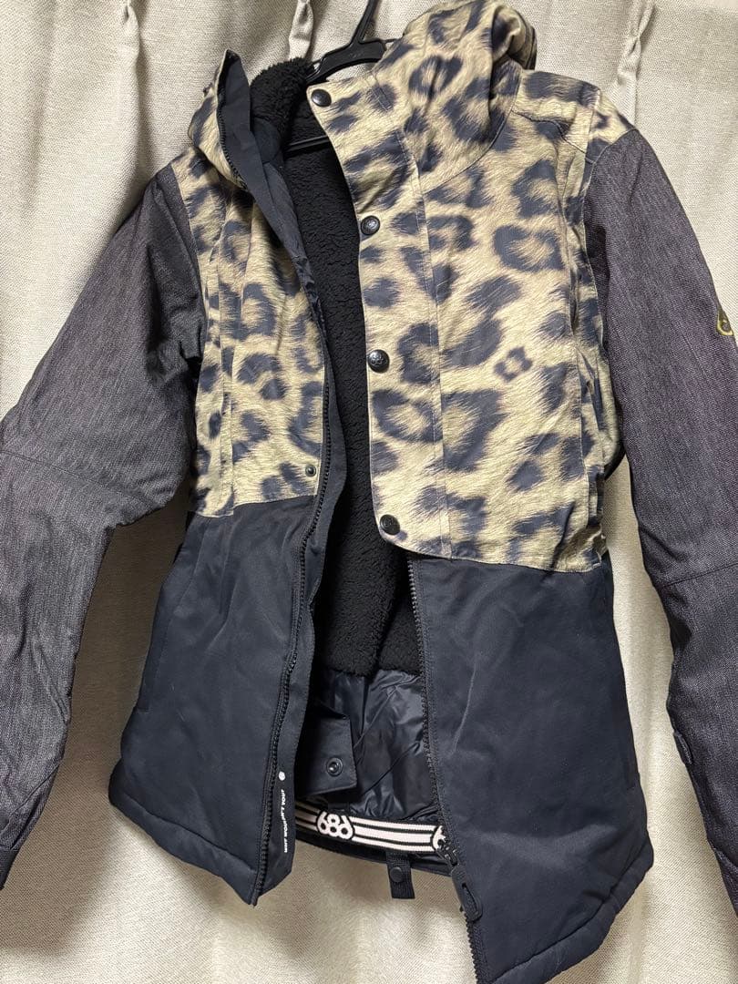 686 ヒョウ柄スノーボードジャケット