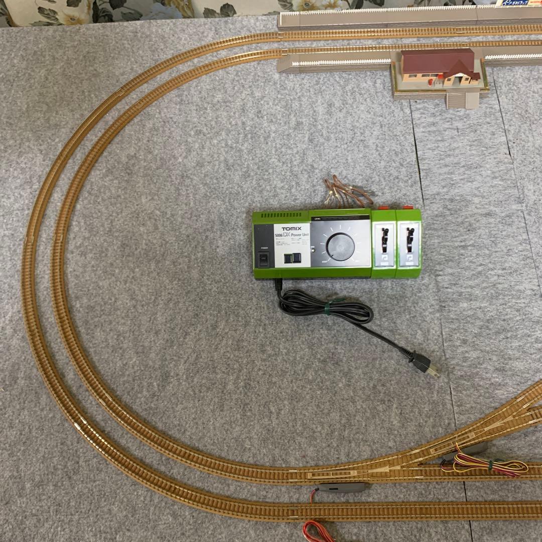 Nゲージ　トミックス製　跨線橋と機関庫のある複線ローカルレイアウトセット！