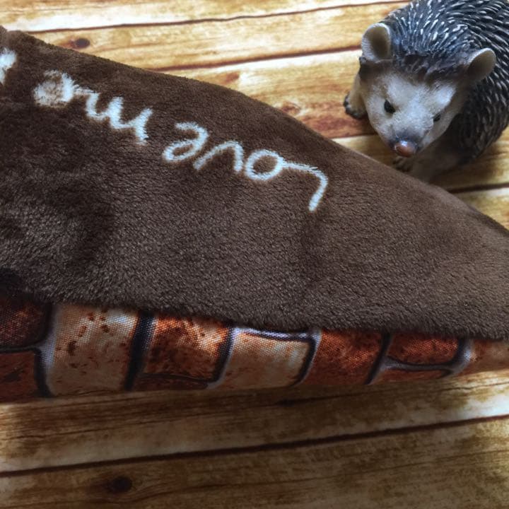 ハリネズミ寝袋 （茶色ハリネズミレンガ）