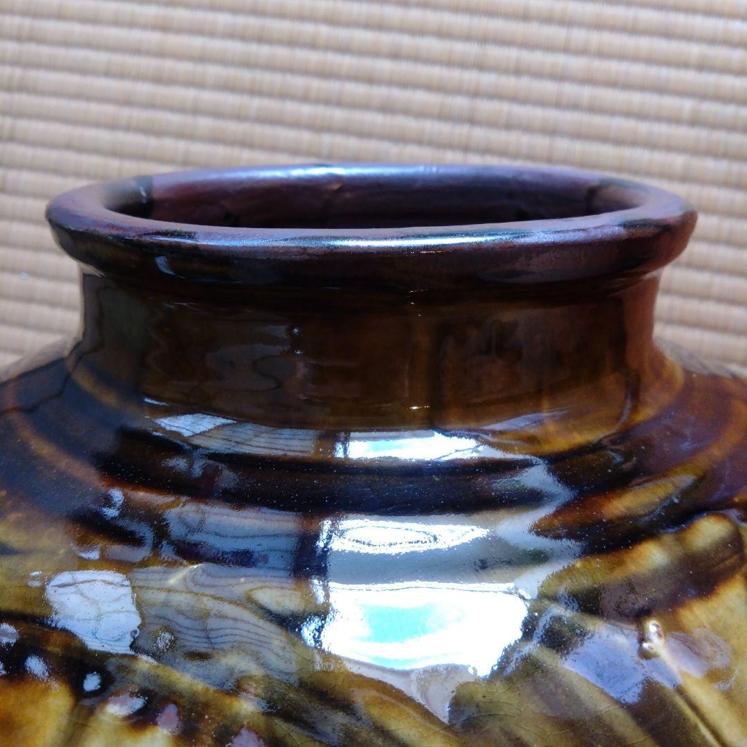 陶器-彫刻模様のある壺屋焼の壺