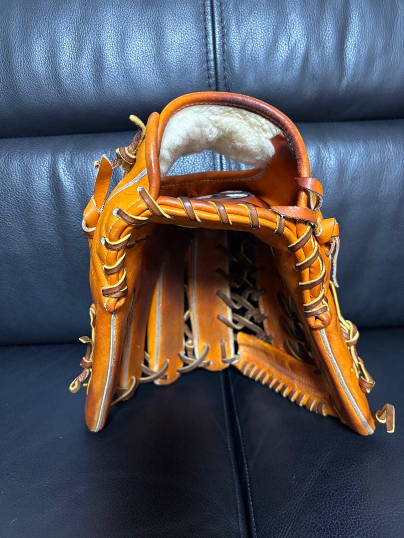 六*衛様 アンダーアーマー の硬式外野手