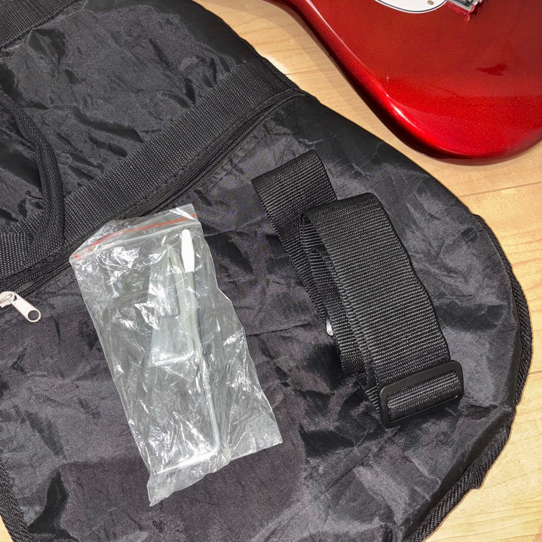 ラメ！調整済み！プレイテックのストラトキャスタータイプエレキギターです